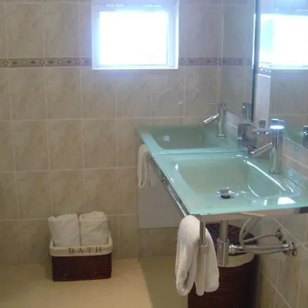 شقة Sleeps 4 Air Con T607806 *